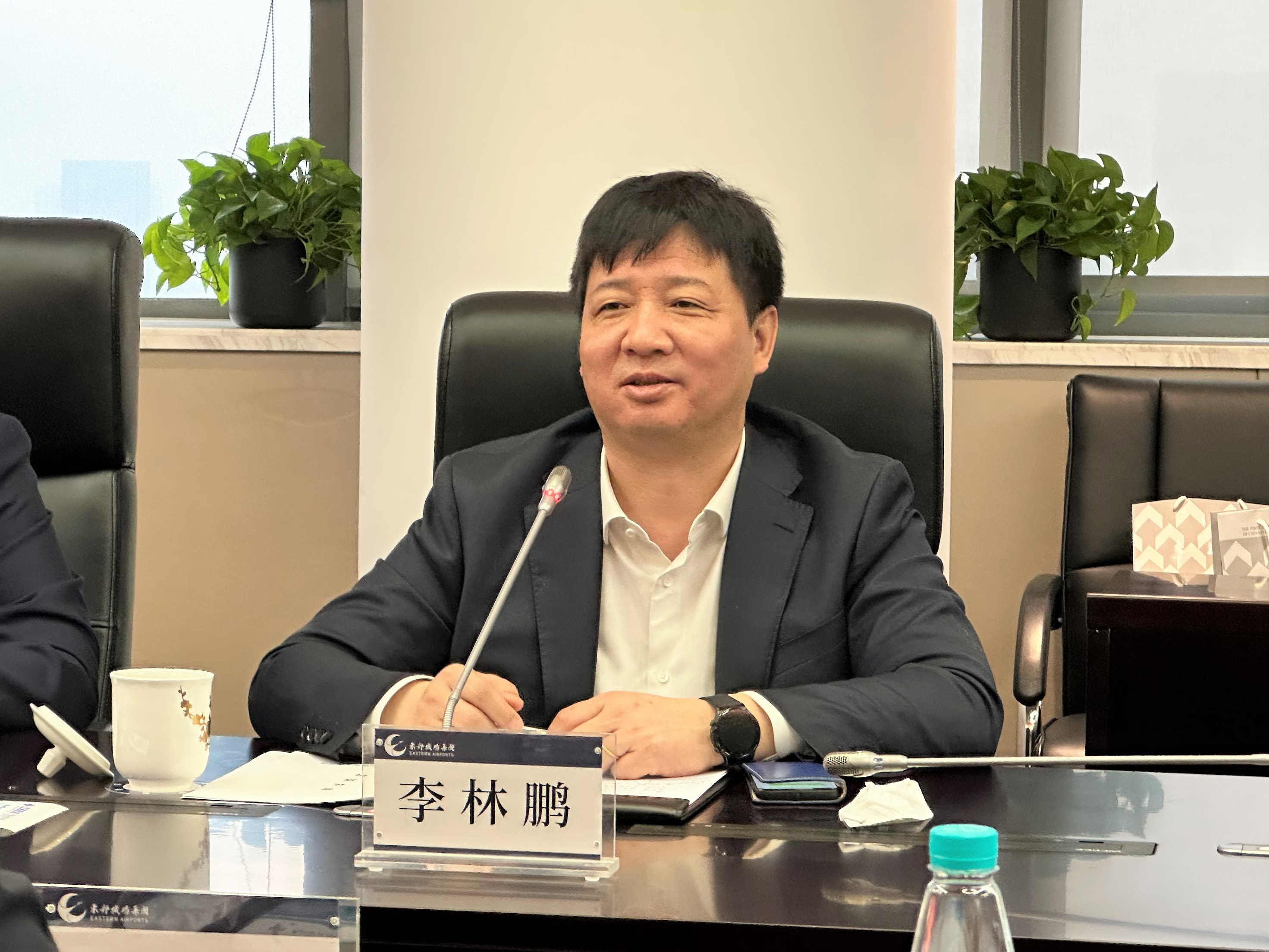 李林鹏2.jpg 李林鹏2.jpg